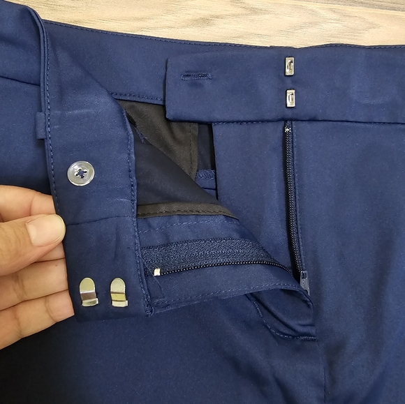 New PGA TOUR Apparel Go To Women's Golf 4.5" Shorts - Picture 9 of 11